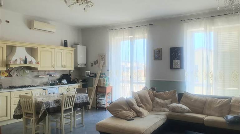 APPARTAMENTO AL 2 ° PIANO