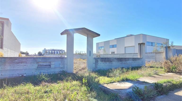 SUOLO EDIFICABILE IN ZONA INDUSTRIALE