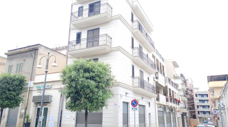 PALAZZINA ALLO STATO RUSTICO