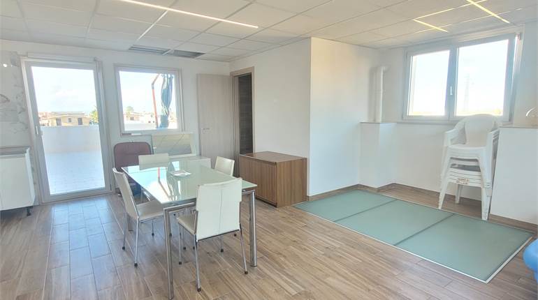 APPARTAMENTO CON TERRAZZO