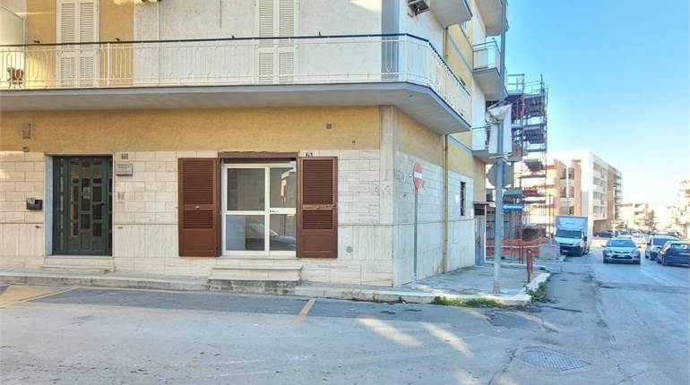 PIANO TERRA AMPIO E LUMINOSO